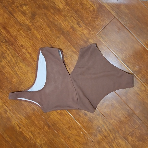 Cupshe Side Cutout Bathing Suit - Picture 2 of 7